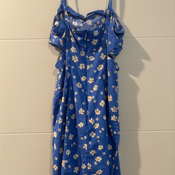 Zara Floral Blue and Cream Top - Picture 2 of 4